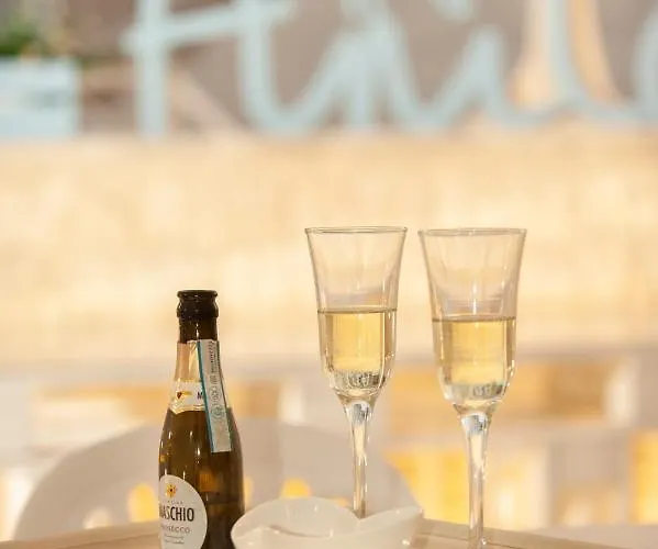 לינה וארוחת בוקר Casa Di Anita 4*